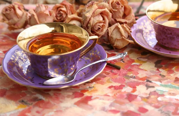 Cuillère Argent Tasse Rose Avec Fond Doré Jour Saint Valentin — Photo