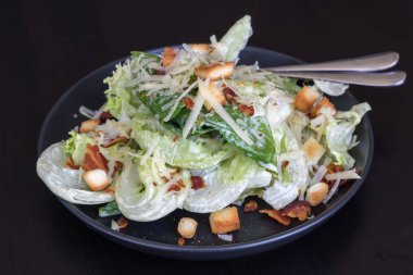 Ceasar salata siyah kase