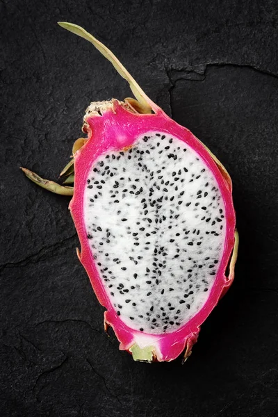 Dragon Fruit keresztmetszete Stock Kép