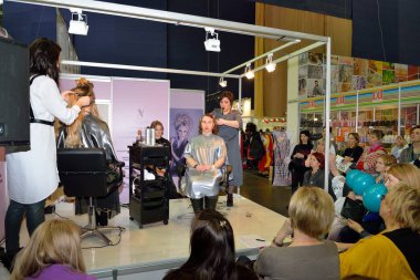 Ana sınıfı Kuaför Güzellik Studio Julia Vorontsova festiv