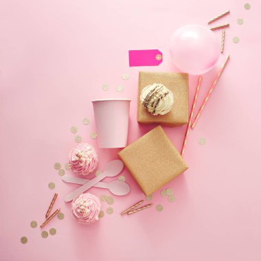 Parti için hazırlanan doğum günü tablo