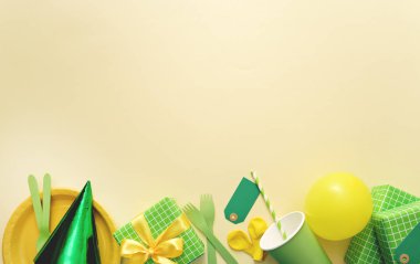 Kutlama süslemeleri için doğum günü için şölen masası.