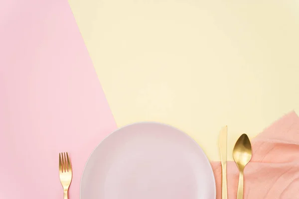 접시, 포크, 나이프와 스푼 — 스톡 사진