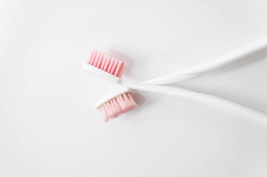 Diş fırçaları önce ve sonra karşılaştırma