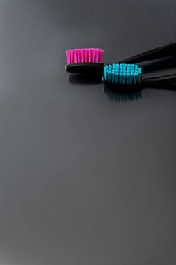 Diş kavramı renkli diş fırçaları 