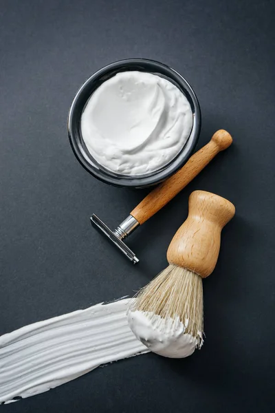 Cepillo, espuma, afeitadora — Foto de Stock