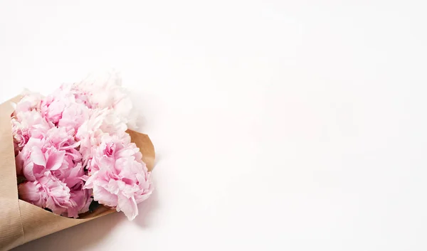 Buchet de flori roz proaspete — Fotografie, imagine de stoc