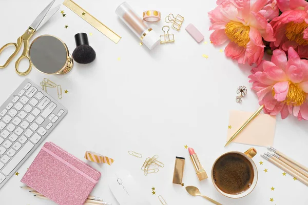 Feminine desk workspace — Stock Photo, Image