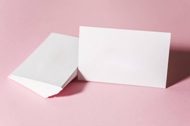 arka plan üzerinde yapışkan not 