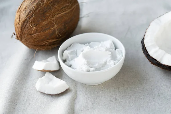 Bild Von Frischer Kokoscreme Milch Und Kokosnüssen — Stockfoto