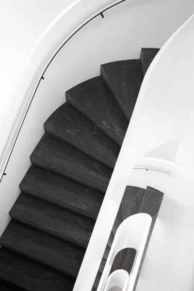 Moderna escalera de apartamento — Foto de Stock