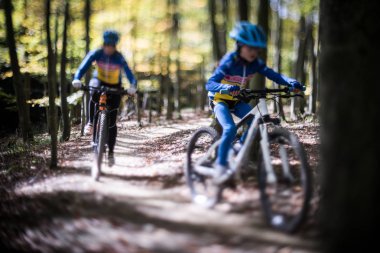 Öğretim dağ bisikleti