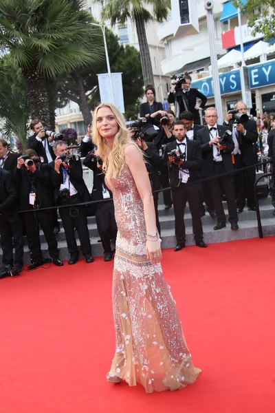 Cannes, França, 21 de maio de 2015: Sarah Marshall participa do 'Dheepan' Premiere durante o 68th anual Cannes Film Festival em 21 de maio de 2015 em Cannes, França . — Fotografia de Stock