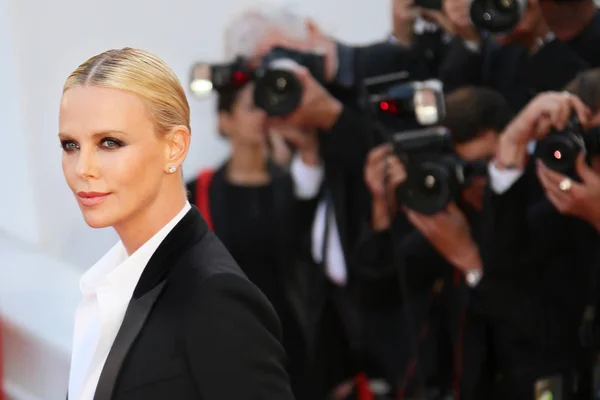 Charlize Theron attends 'The Last Face' — Stock fotografie