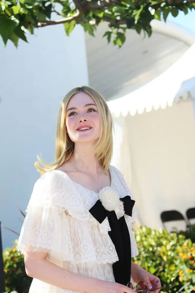 Elle Fanning, Neon Demon 'a katılıyor. — Stok fotoğraf