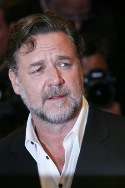 Russell Crowe attends 'The Nice Guys' 