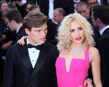 Pixie Lott 'From The Land Of The Moon filminin gösterimine katıldı (