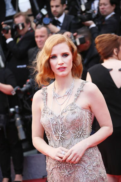 Jessica Chastain asiste al 'Monstruo del Dinero' —  Fotos de Stock