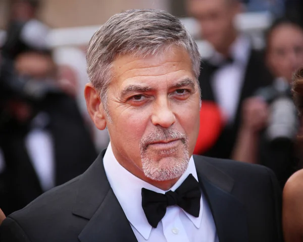 George Clooney assiste ao 'Monstro do Dinheiro' — Fotografia de Stock