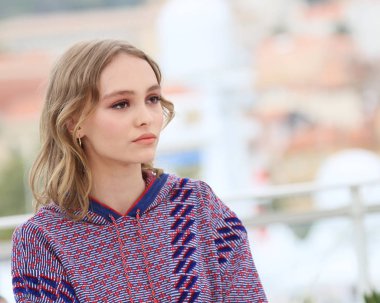 Lily-Rose Depp 'Dansçı' ya (La Danseuse) katılıyor.