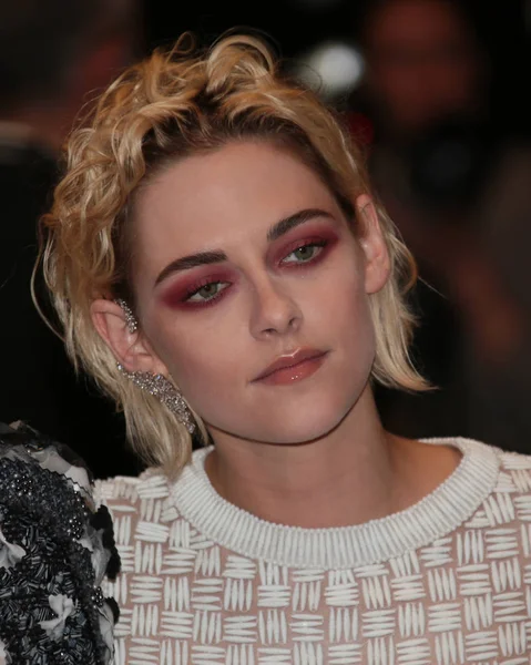 Kristen Stewart asiste al 'Personal Shopper' — Foto de Stock