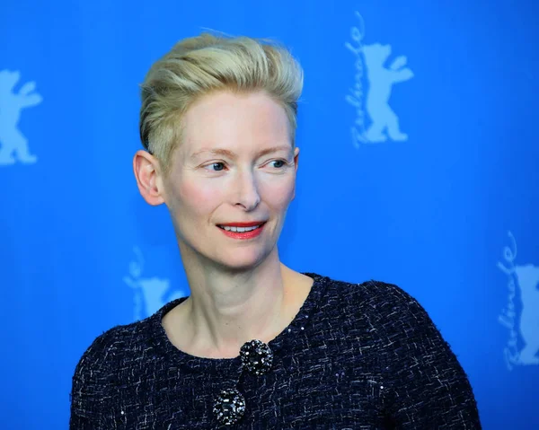 Aktorka Tilda Swinton uczestniczy w "Zdrowaś Cezarze!" — Zdjęcie stockowe