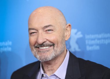 Terry O 'Quinn Vatansever' e katılıyor.