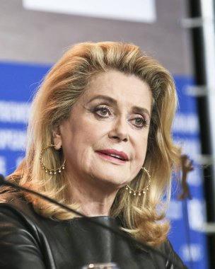 Catherine Deneuve attends the 'The Midwife' 