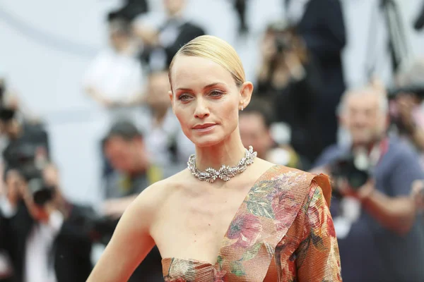 Модель моды Amber Valletta — стоковое фото