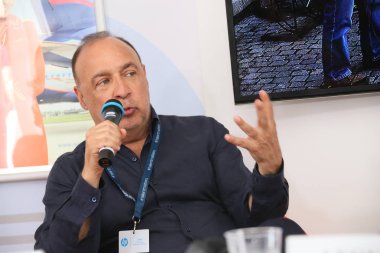 Leonard Blavatnik Roskino katılır