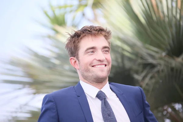 Robert Pattinson asiste al "Buen Momento" — Foto de Stock