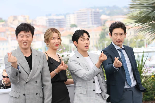 Kim Hee-won, Hye-Jin Jeon, Yim Si-wan ve Kyoung-gu Sul — Stok fotoğraf