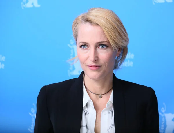Gillian Anderson attends the 'Viceroy's House' — Stock Photo, Image