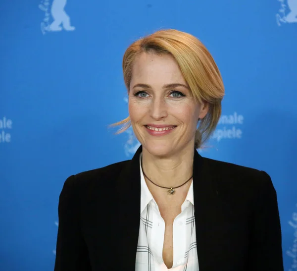 Gillian Anderson attends the 'Viceroy's House' — Stock fotografie