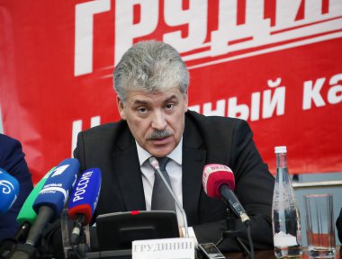 Seçim öncesi basın toplantısında Başkan adayı Pavel Gr