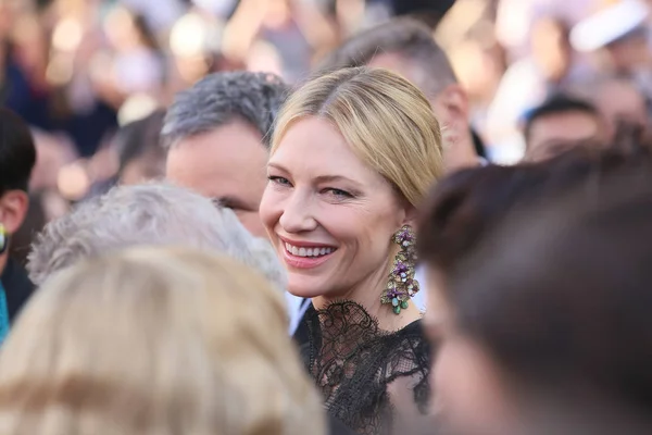 Cate Blanchett asiste a la gala de apertura —  Fotos de Stock