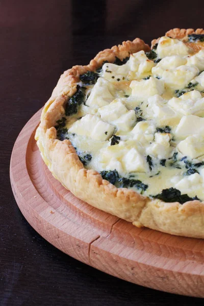 Beyaz peynirli Pizza ıspanak ile