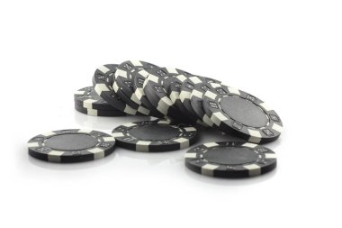 Beyaz arka plan üzerinde izole casino fişi 