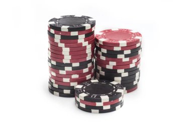 Beyaz arka plan üzerinde izole casino fişi