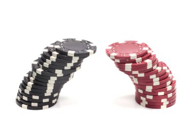 Beyaz arka plan üzerinde izole casino fişi