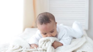 Şirin Bebek yalan ve gülümseme