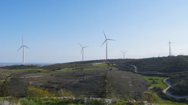 Ανεμογεννήτριες για το ηλιοβασίλεμα — Αρχείο Βίντεο