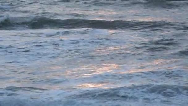 Hermoso mar Mediterráneo al atardecer — Vídeo de stock