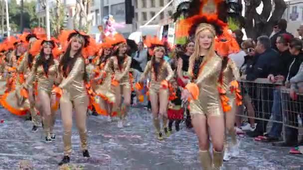 LIMASSOL, CIPRO - 26 FEBBRAIO: Parata del Gran Carnevale, 26 febbraio 2017 a Limassol, Cipro — Video Stock