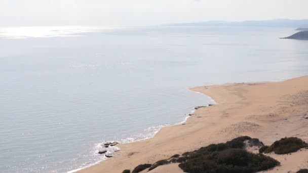 Yukarıdan büyük kumlu plaj — Stok video