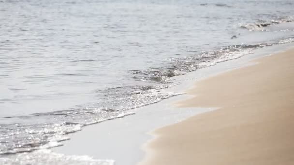 Praia de areia e onda — Vídeo de Stock