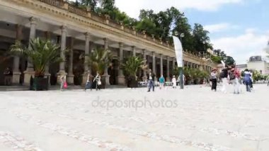 Karlovy Vary - 13 Haziran: Zaman atlamalı çekim Karlovy Vary, Çek Cumhuriyeti üzerinde 13 Haziran 2017 Karlovy Vary