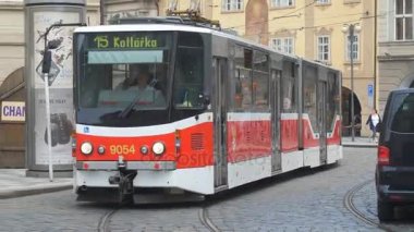 Prag - 25 Mayıs: Tramvayda Prag şehir merkezinde üzerinde 25 Mayıs 2017