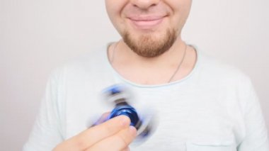 Topluca spinner tutan adam