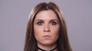 Siyah gözlü seksi kadın makyaj gölgeler